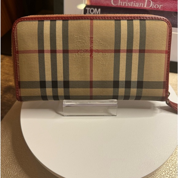 EUC Burberry Haymarket Check Fabric & Muted Red Leather Long Zippy Wallet w/COA - Picture 3 of 13